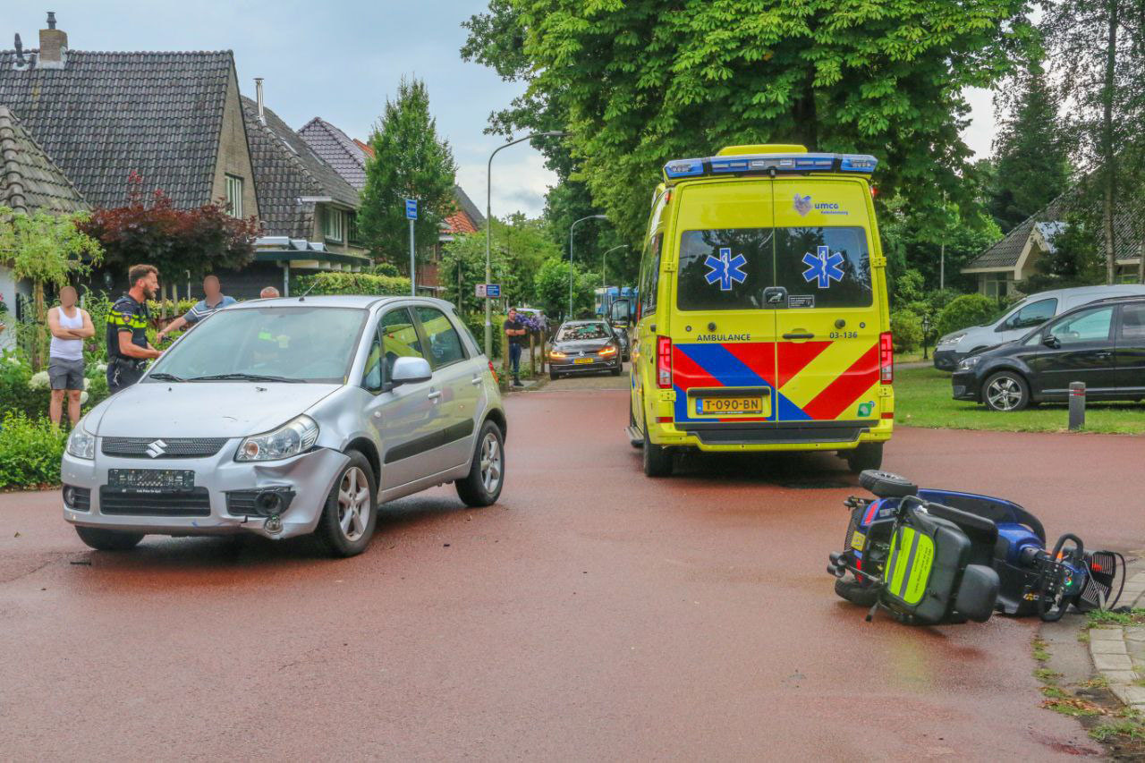 Persoon gewond bij ongeval tussen scootmobiel en auto