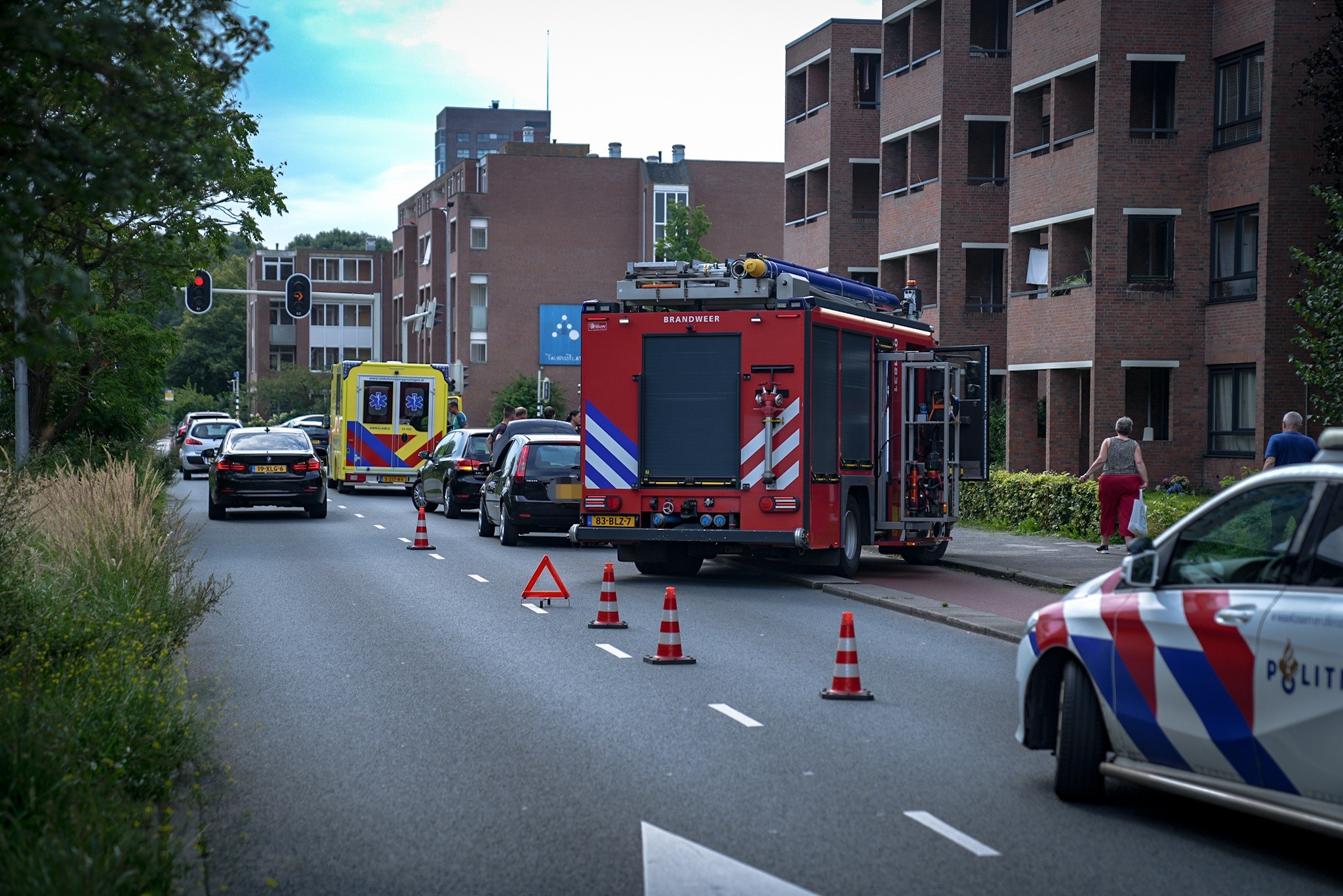 Vrouw gewond na brand in haar auto