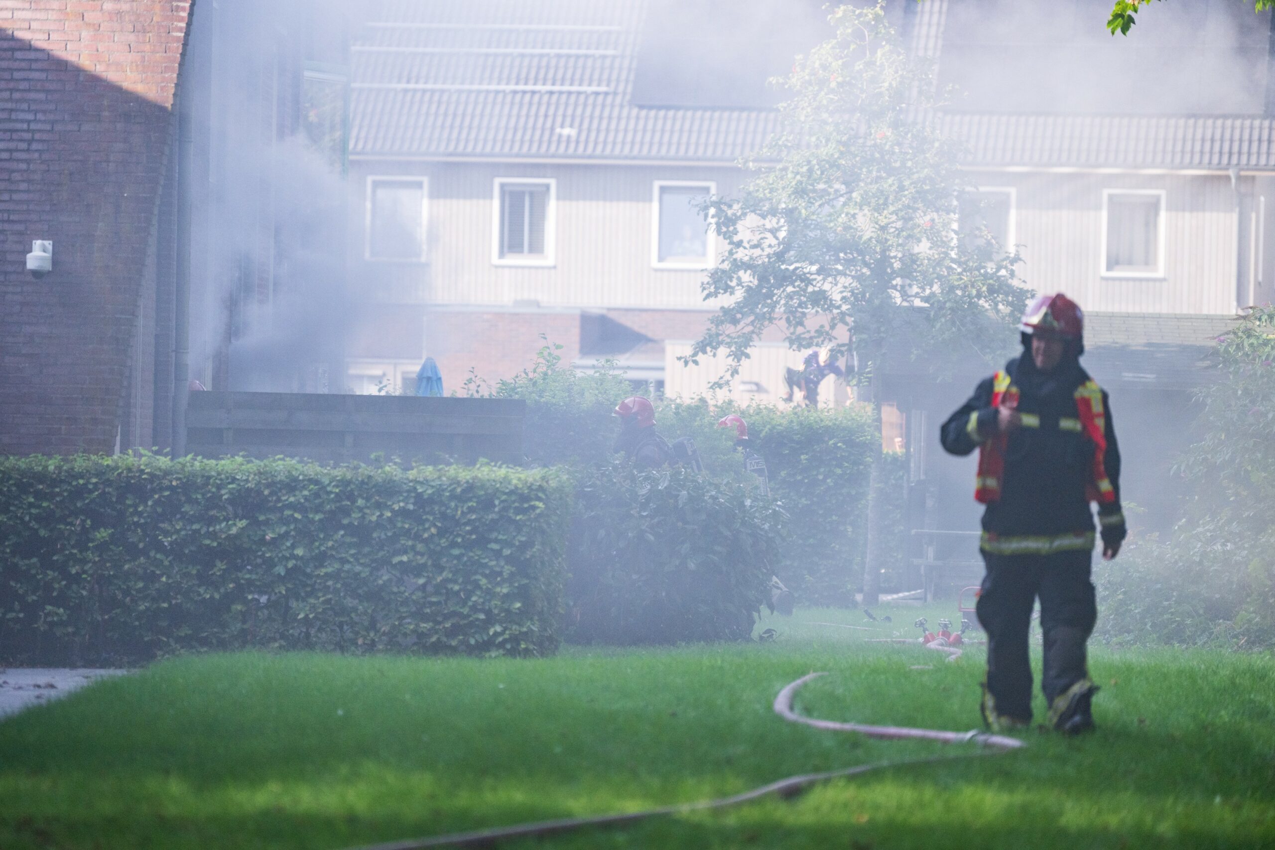 Woning verwoest door brand, bewoner aangehouden