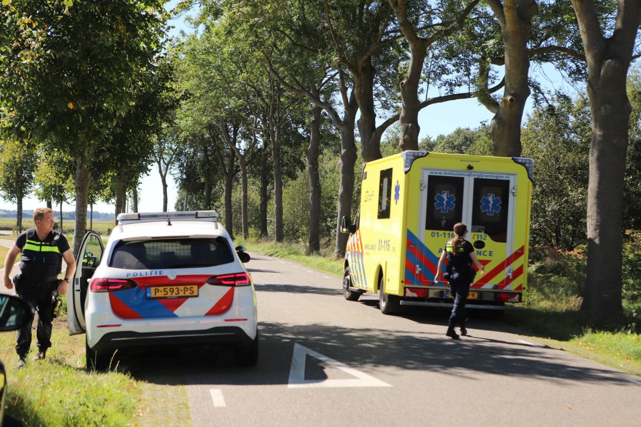 Fietsster gewond na botsing tegen bestelbus