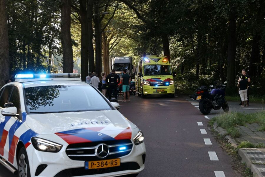 Fietser ernstig gewond door aanrijding met auto