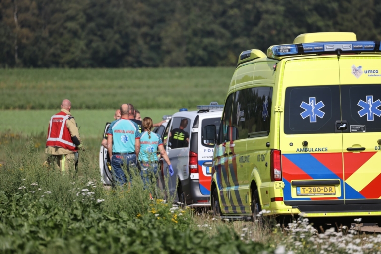 Bestuurder crasht met auto en slaat op de vlucht