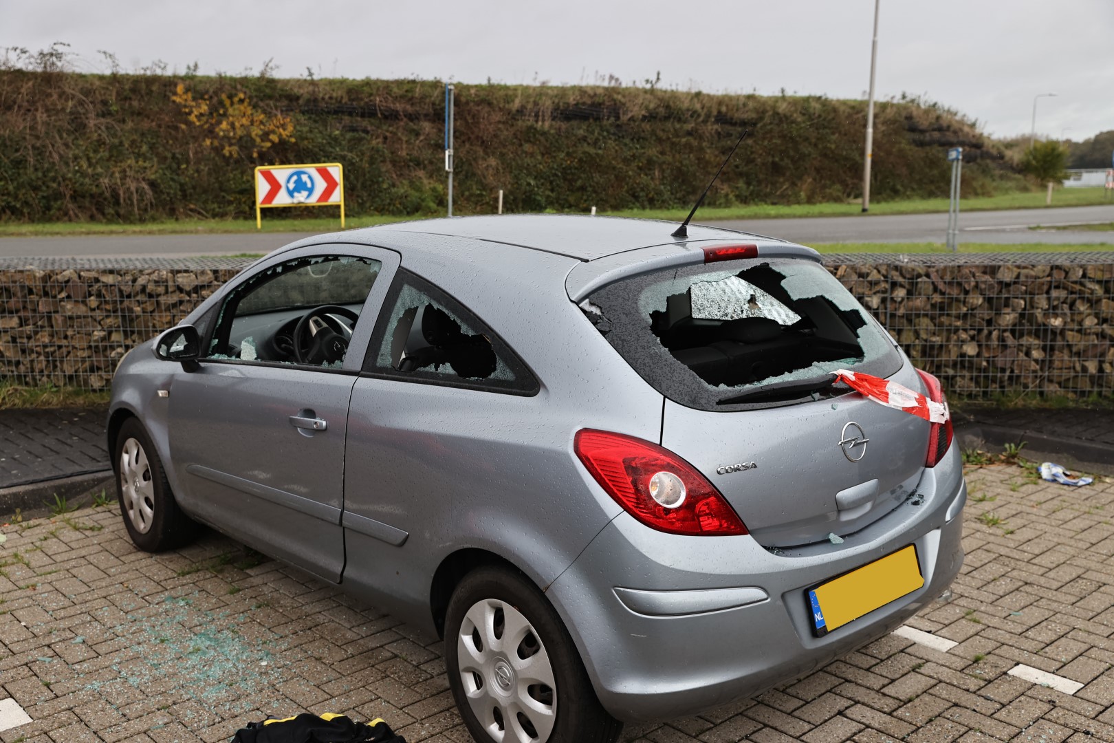 Drie auto’s doelwit van vandalisme op carpoolplaats