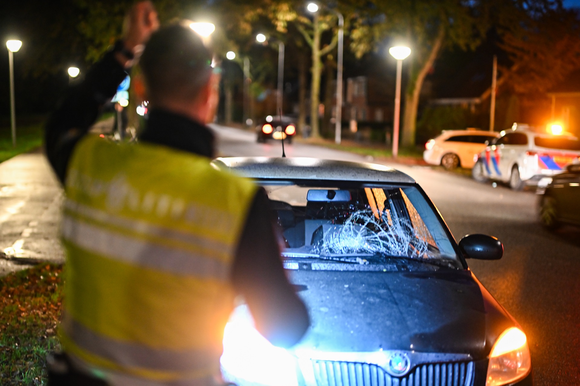 Fietser geschept door auto en raakte lichtgewond