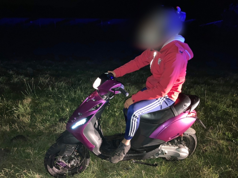 Scooterrijder haalt rijkswaterstaat in met 100km/h op snelweg
