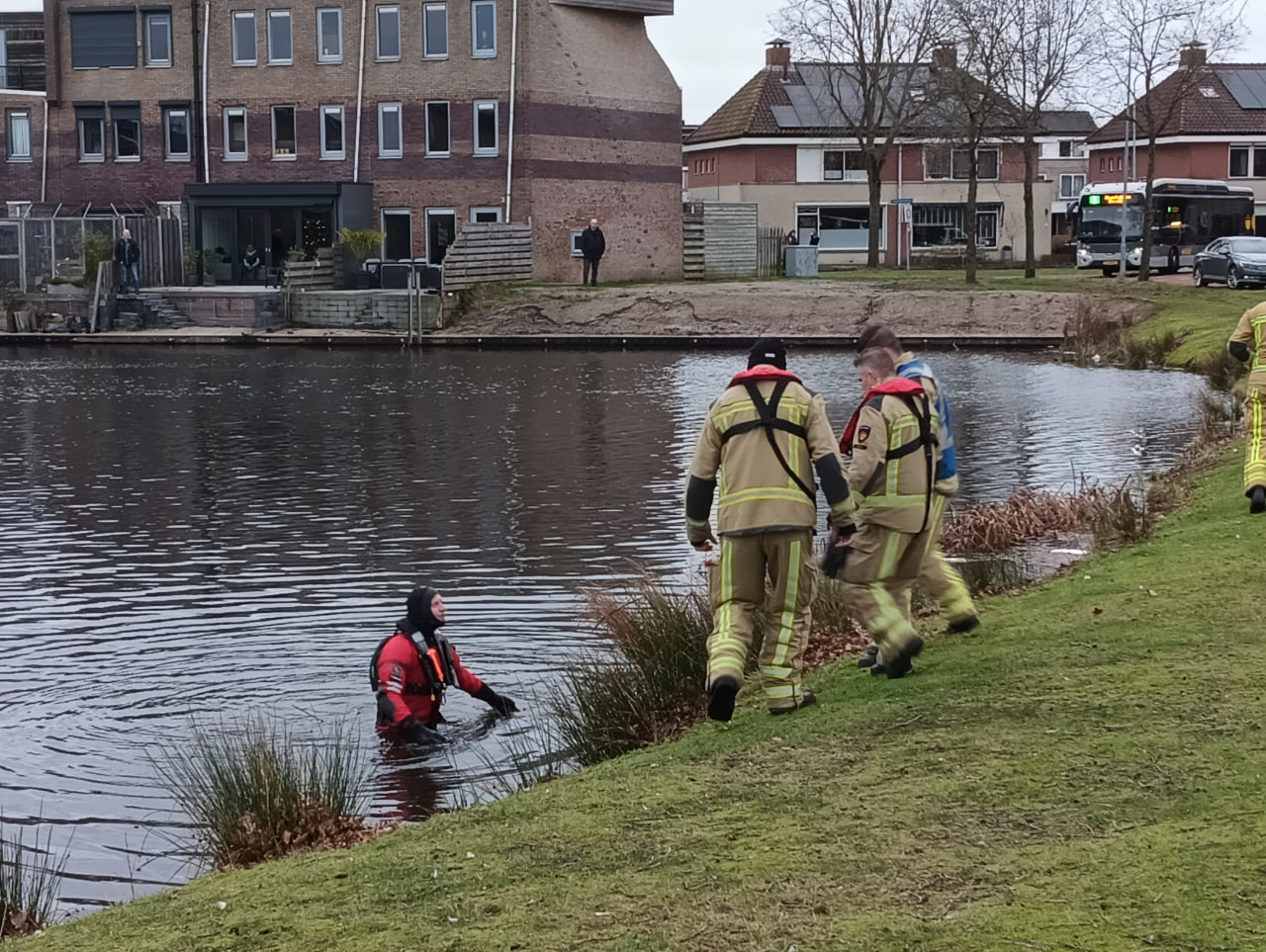 Grote inzet van hulpdiensten na melding van kind te water in Assen