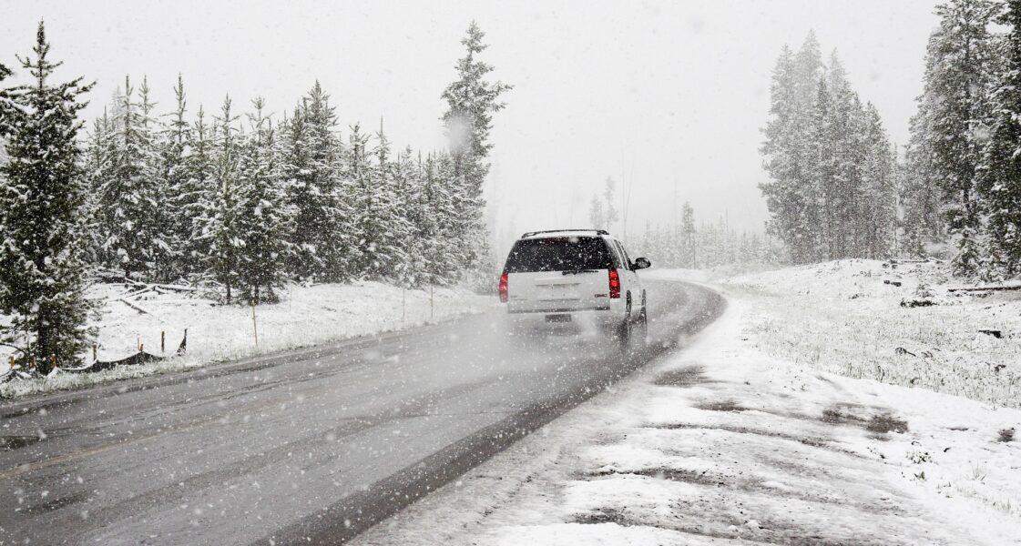 Sneeuw en gladheid in het noorden, code geel blijft van kracht