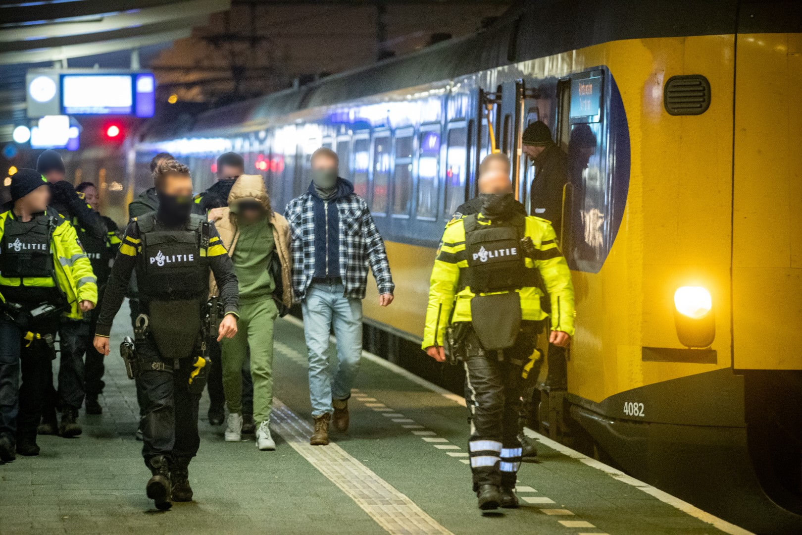 25-jarige man uit Noardeast-Fryslân aangehouden vuurwapen op treinstation