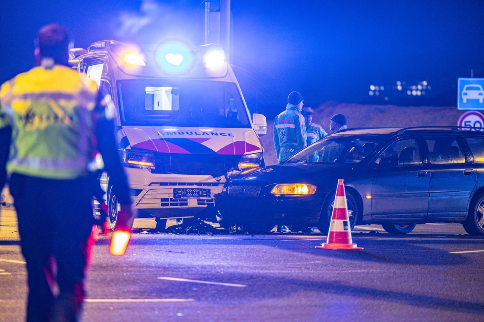 Ambulance krijgt ongeval tijdens vervoeren patiënt