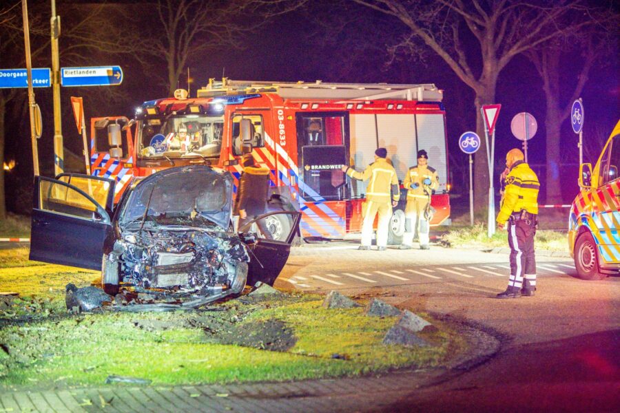 Vluchtende bestuurder crasht tijdens politieachtervolging