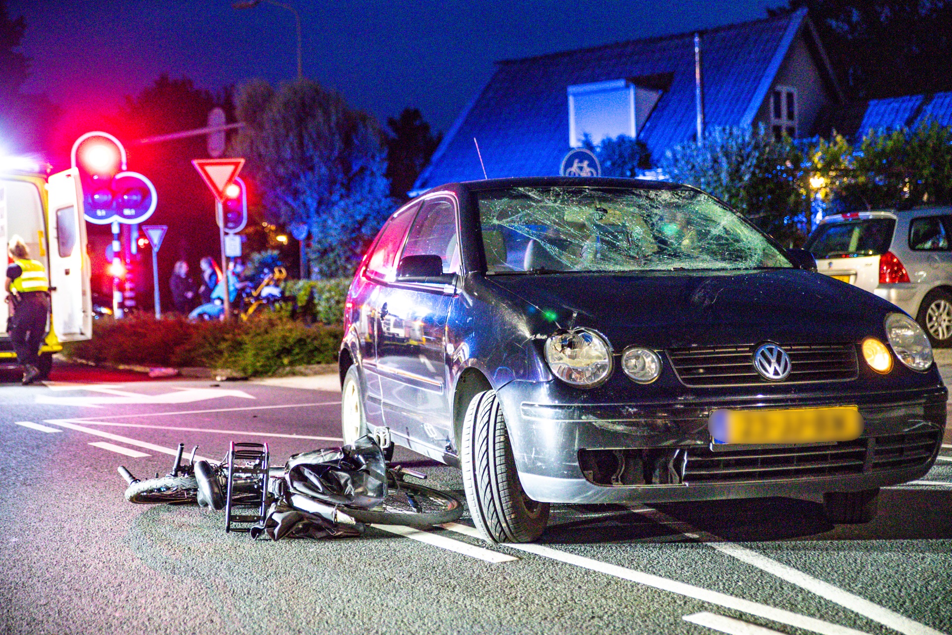 Fietser gewond door botsing met auto