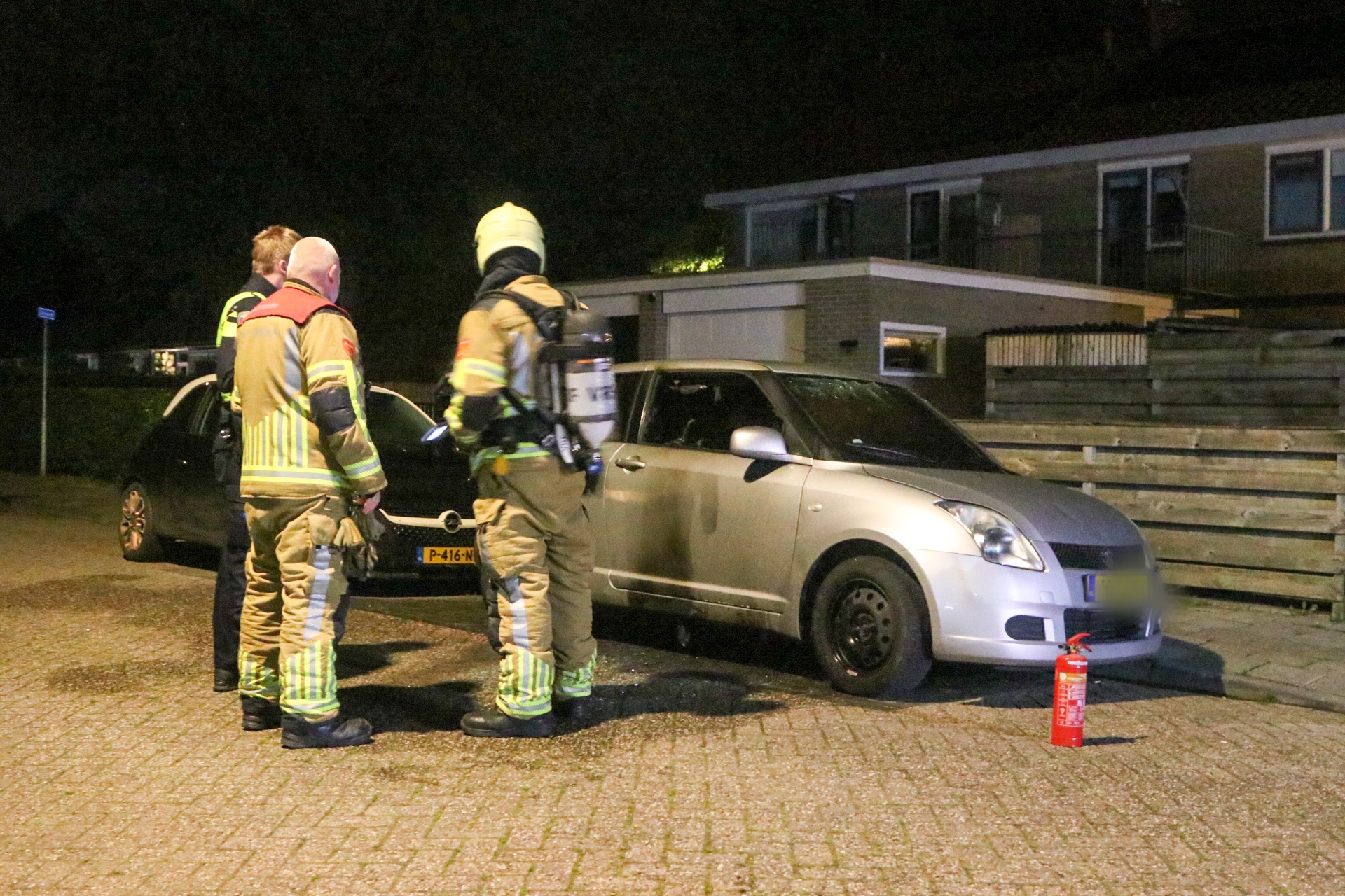 Politie onderzoekt brandstichting bij auto