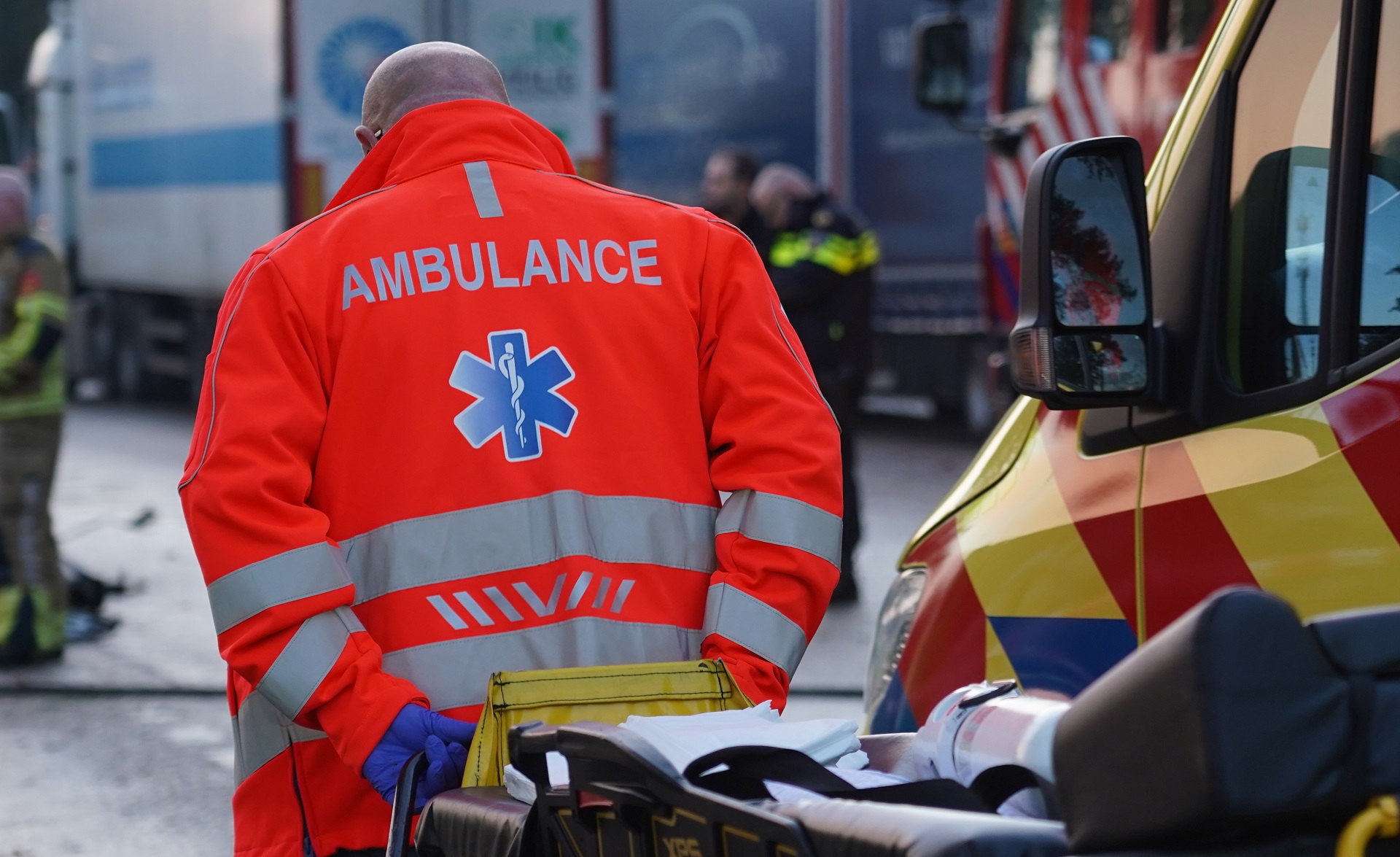 Fietsster (91) zwaargewond na botsing met landbouwvoertuig