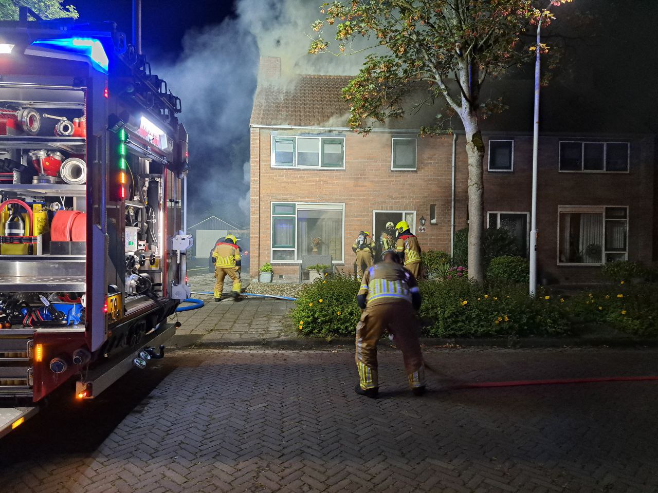 Bewoner gewond na grote brand in woning