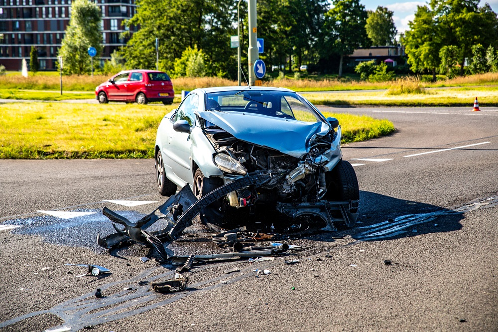 Ravage na ongeval: weg afgesloten