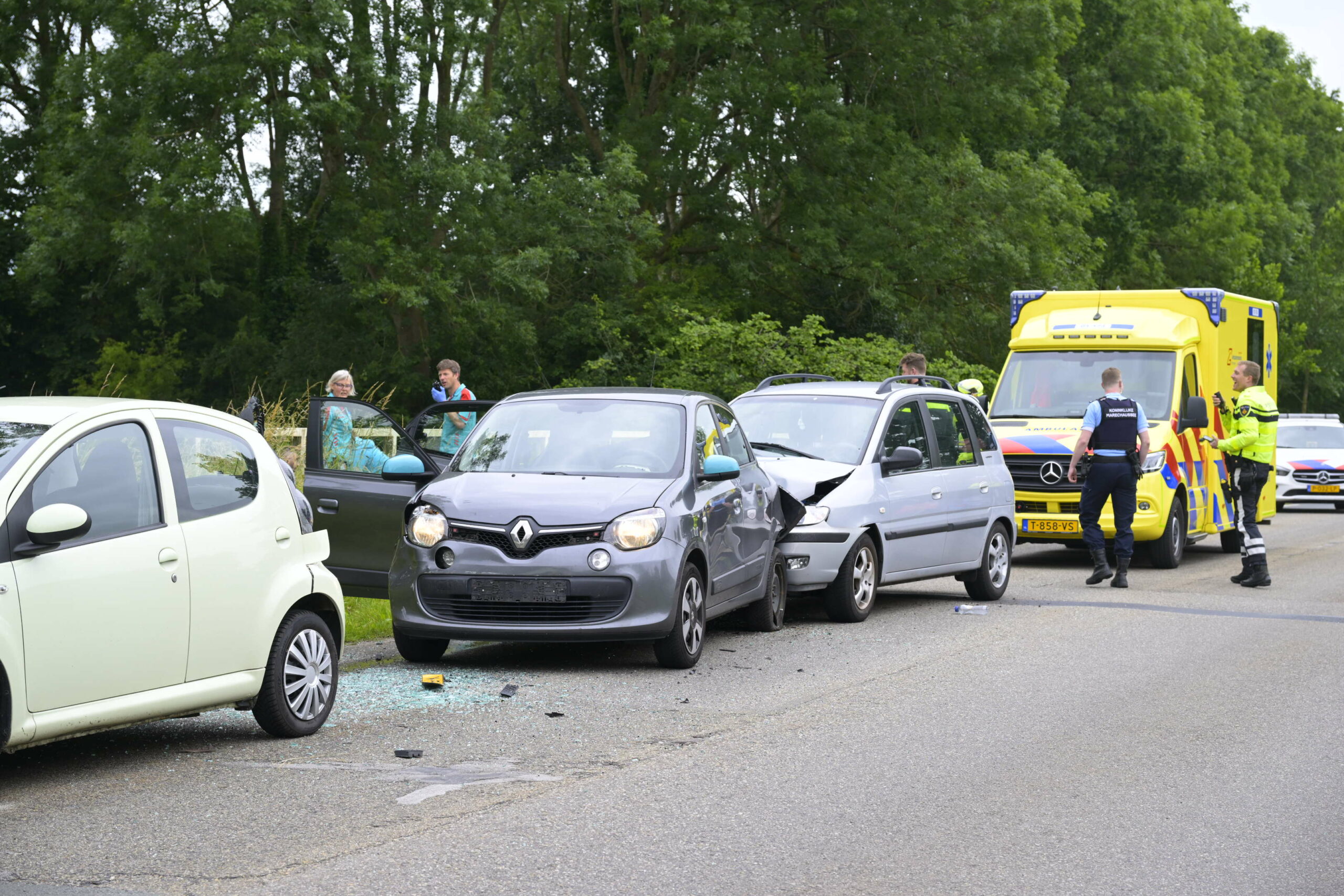 Vijf auto’s betrokken bij kettingbotsing, zeker één gewonde