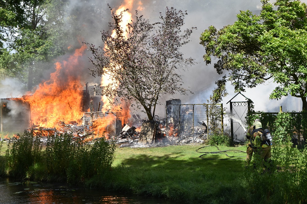 Twee felle branden tegelijk in Wolvega