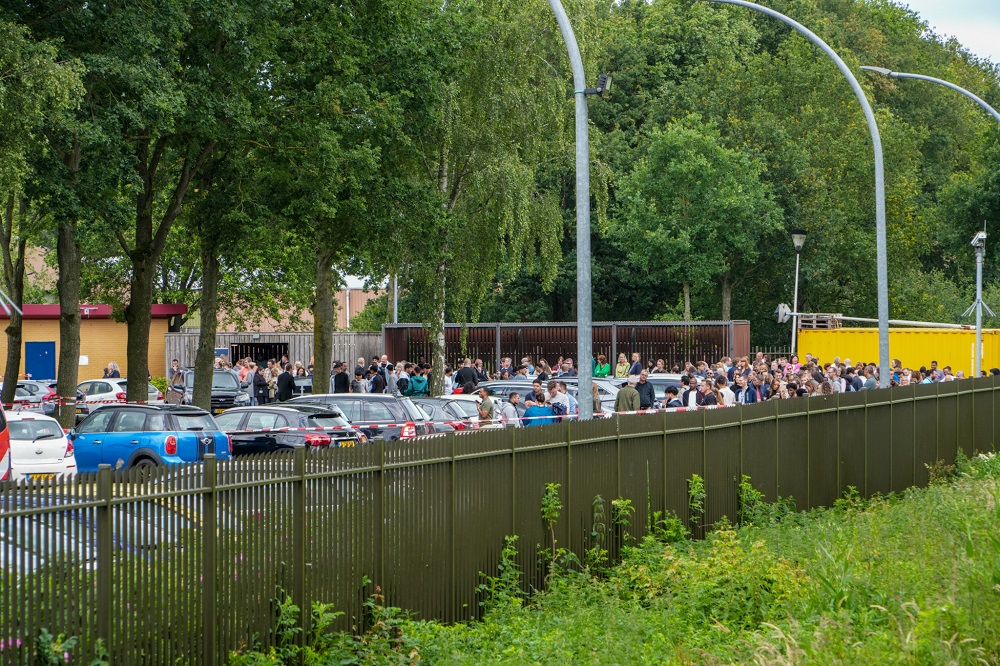 Gebouw aanmeldcentrum IND in Ter Apel is ontruimd na vondst poederbrief