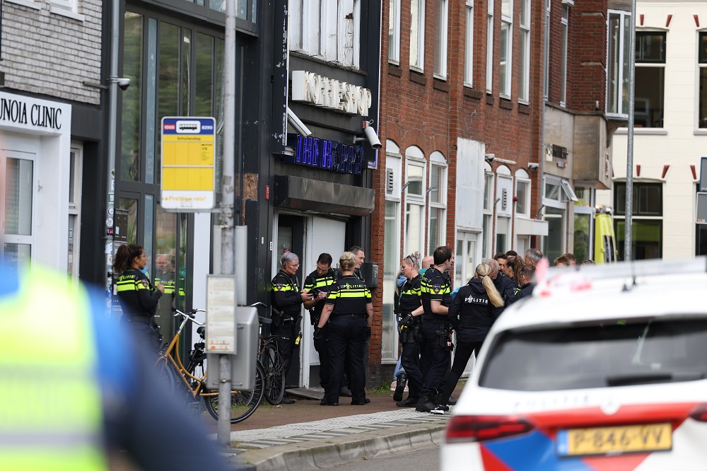 VIDEO: Vier gewonden na steekpartij bij coffeeshop