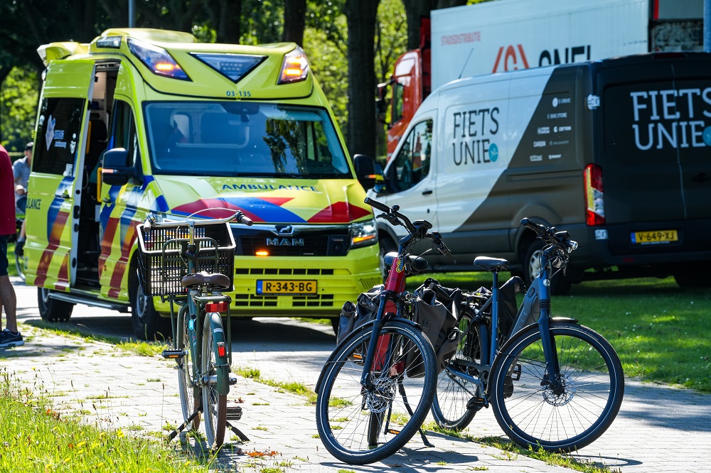 Fietsers hard ten val na botsing