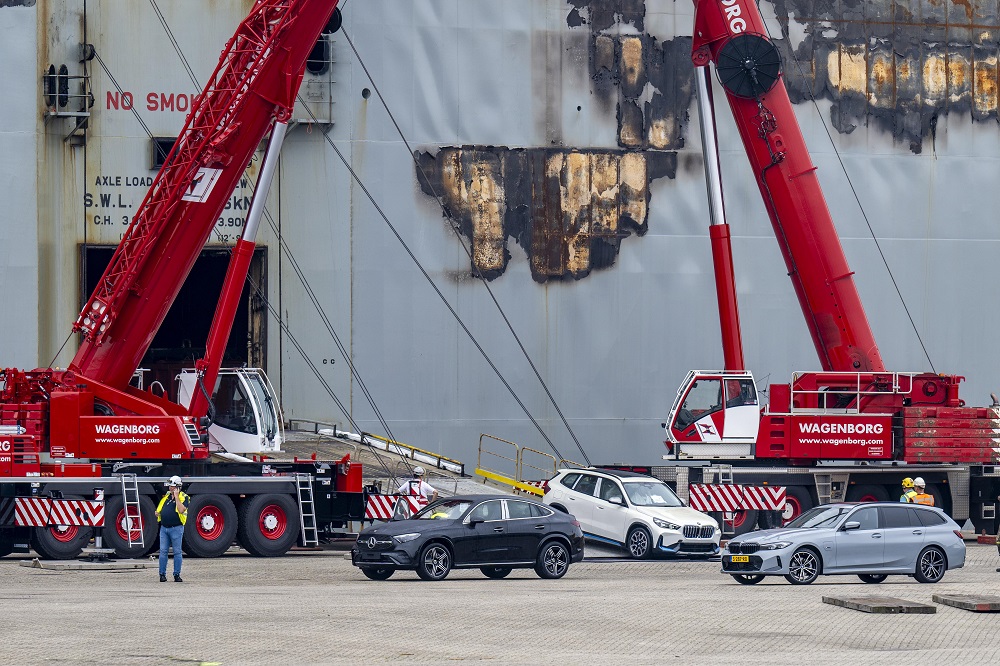 BMW wint rechtzaak en blokkeert verkoop onbeschadigde voertuigen Fremantle Highway