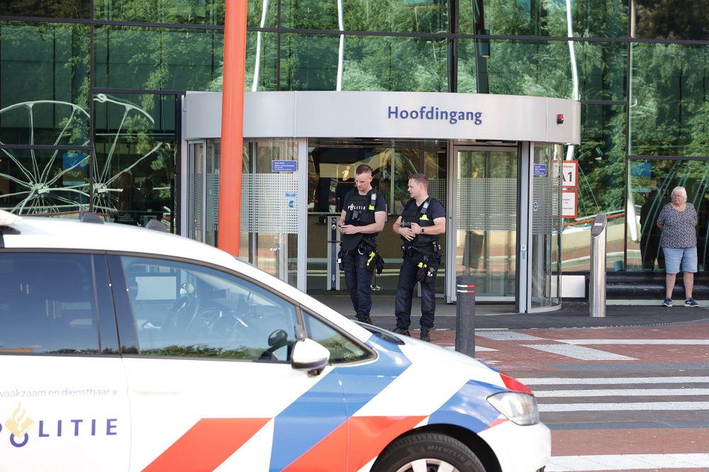 Veel politie naar UMCG na melding over een vuurwapen