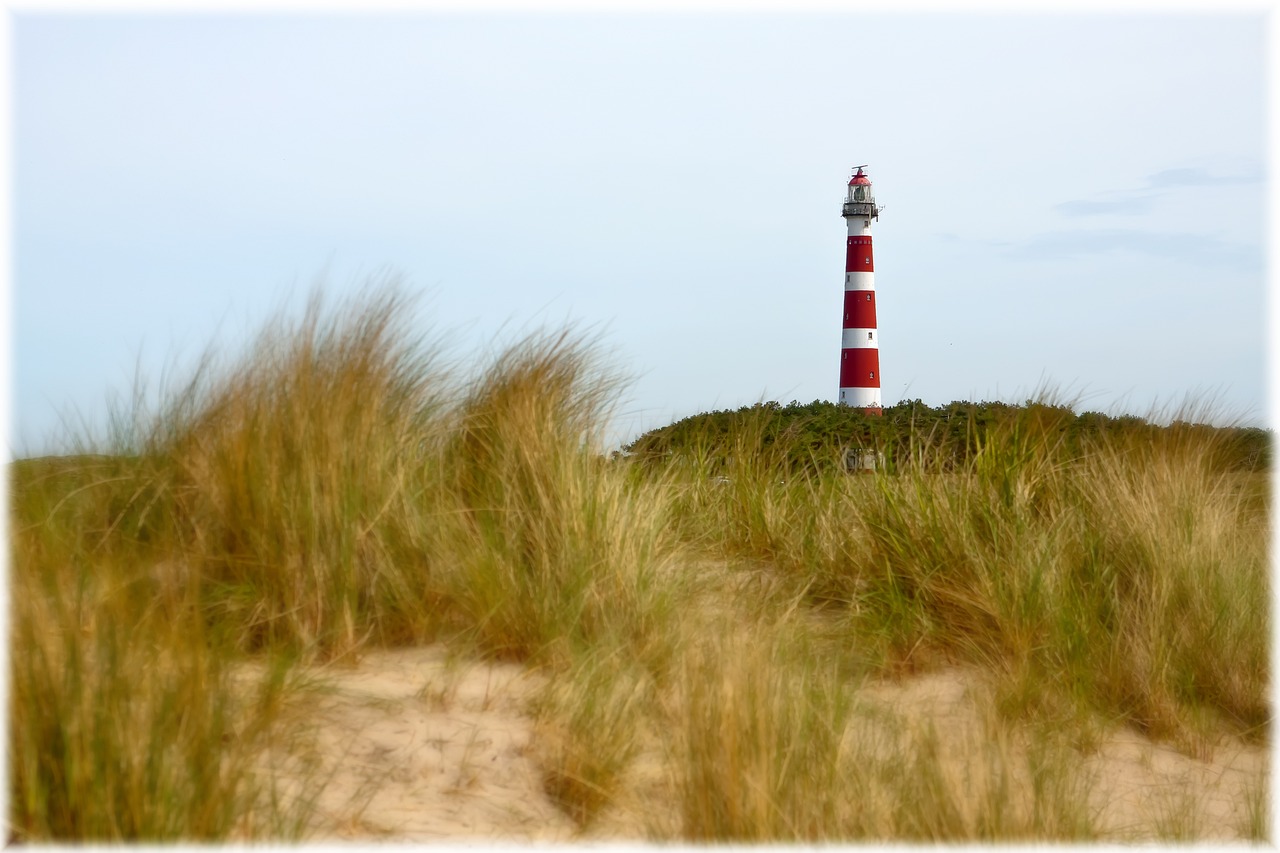 Politie onderzoekt twee ‘ernstige’ zedendelicten met jonge kinderen op Ameland