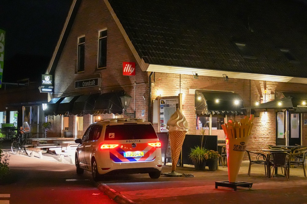 Politie onderzoekt mogelijke overval op café