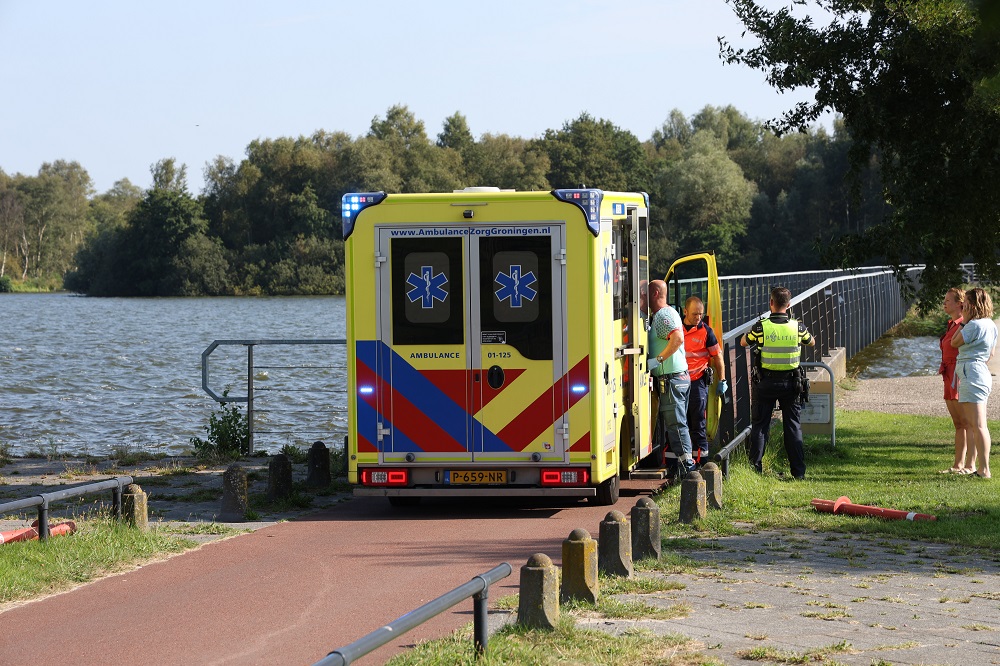 Trauma helikopter geland voor gewonde waterskiër