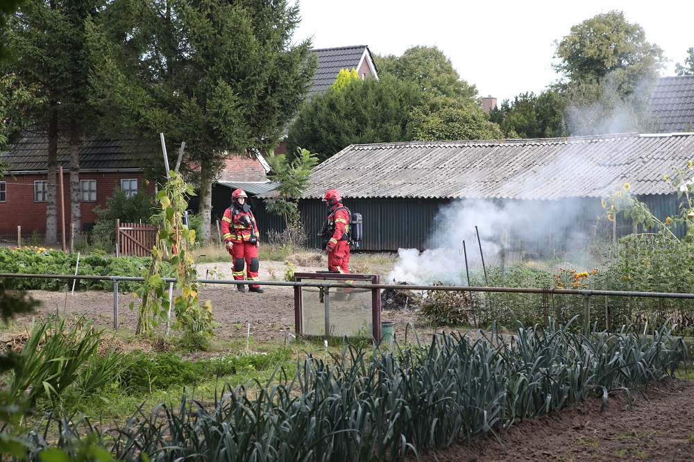 Brandweer rukt met spoed uit voor afval in brand