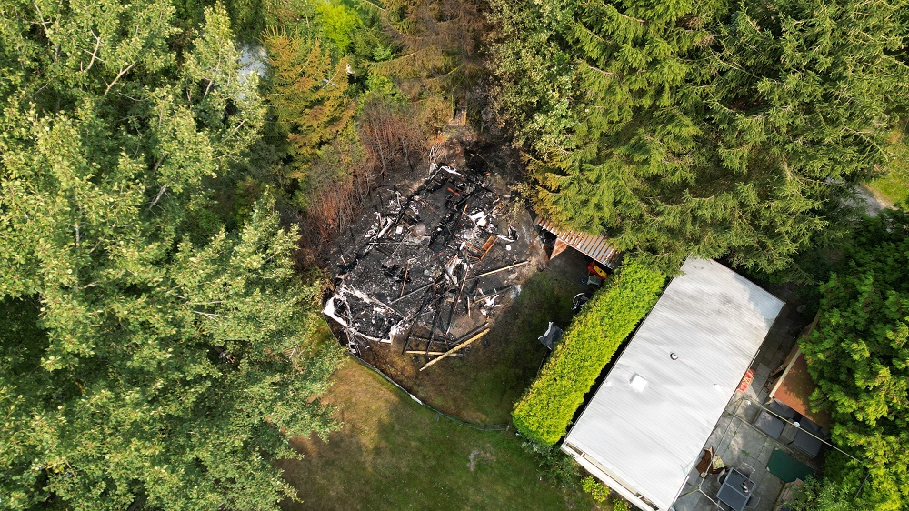 Chalet geheel uitgebrand, oorzaak onbekend