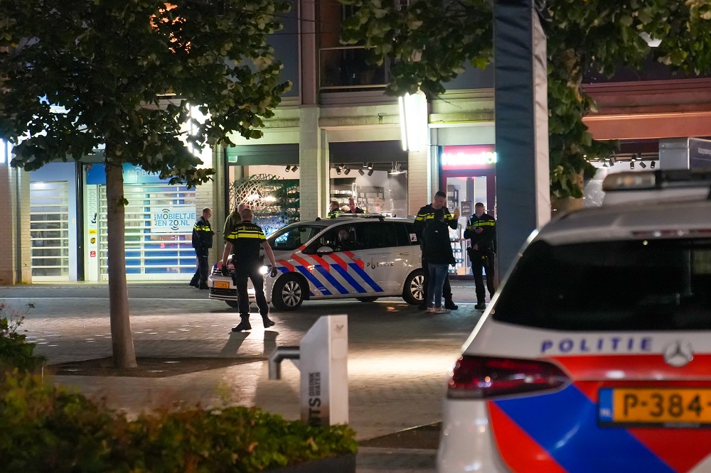 UPDATE: Grote politie-inzet op Koopmansplein in Assen