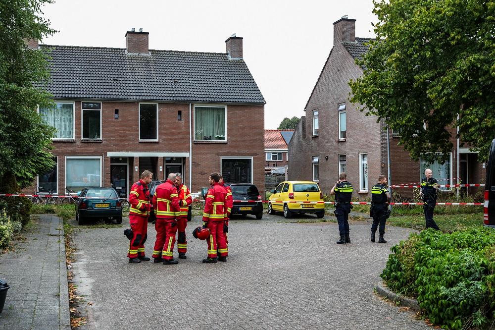 Na schatting 500 kilo tabak aangetroffen in woning, politie doet onderzoek