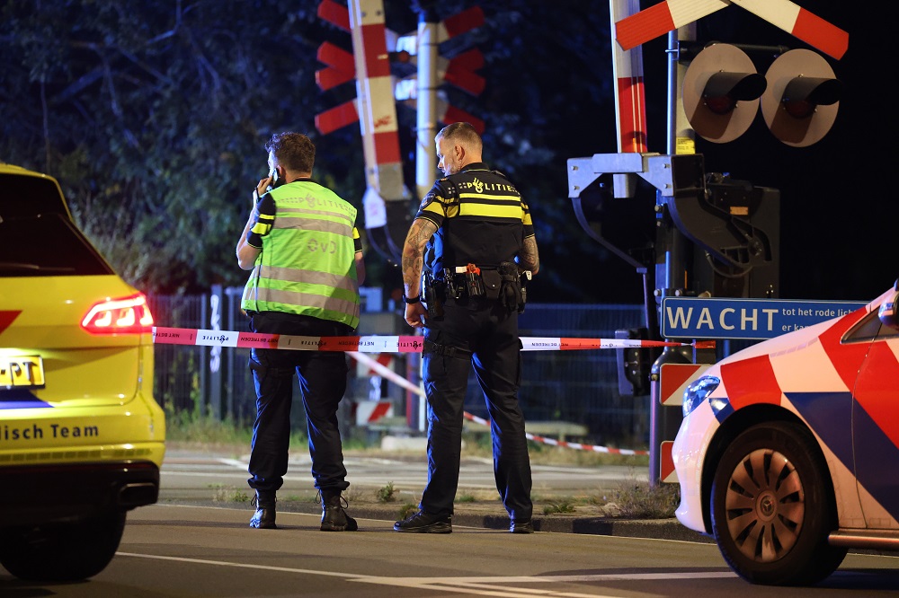 Aanrijding bij spoorwegovergang, persoon overleden