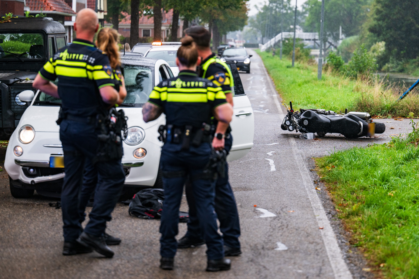 Motorrijder gewond na aanrijding met auto