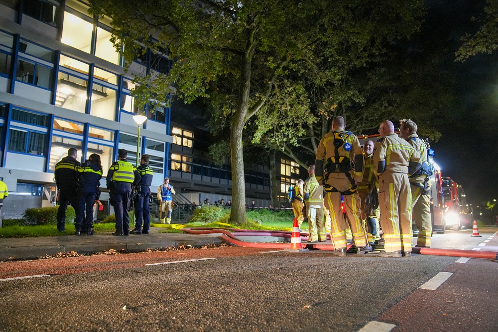 Brand bij AZC in Assen, opgeschaald naar grote brand