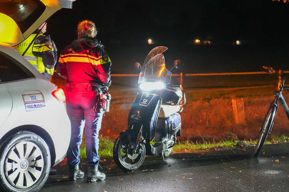 Scooterrijder gewond na val op fietspad