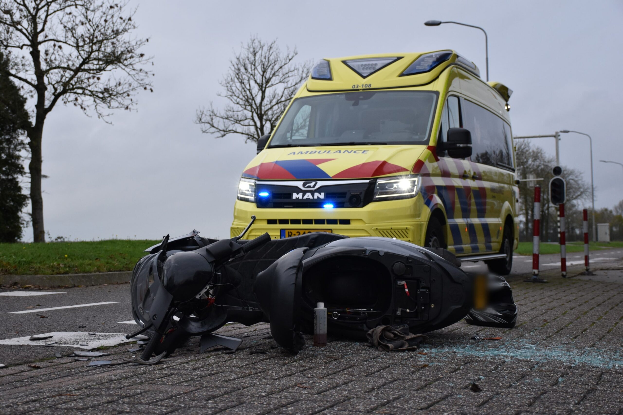 Scooterrijder geschept door automobilist