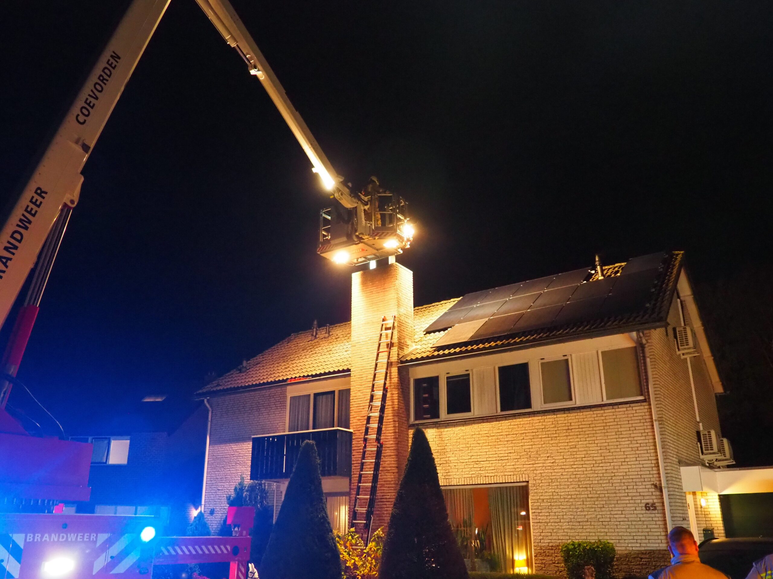 Brandweer rukt uit voor schoorsteenbrand