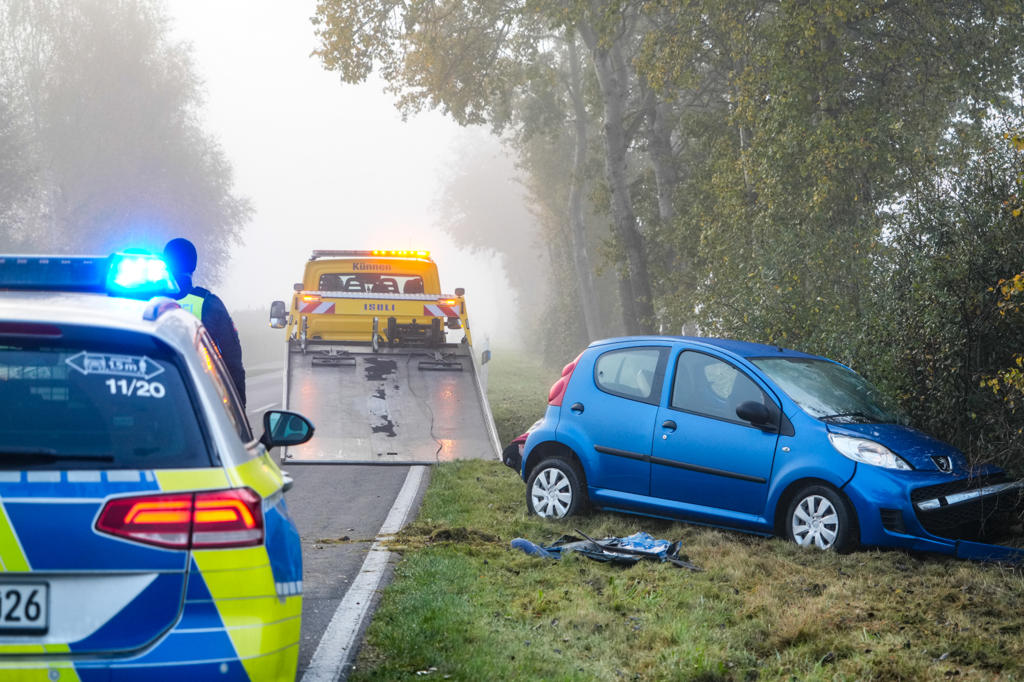 Automobilist met spoed naar ziekenhuis na frontale botsing