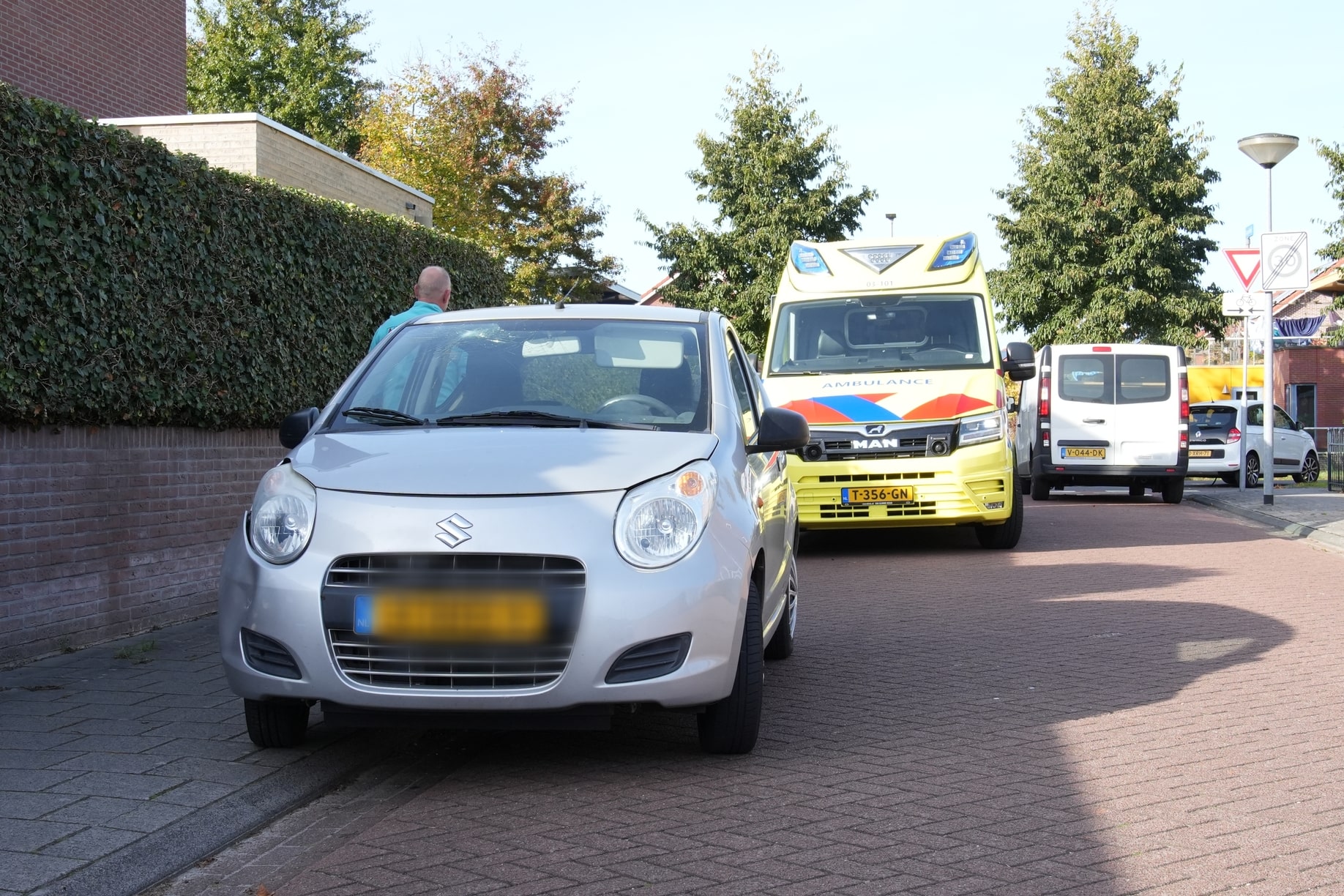 Fietsster gewond na aanrijding met automobilist