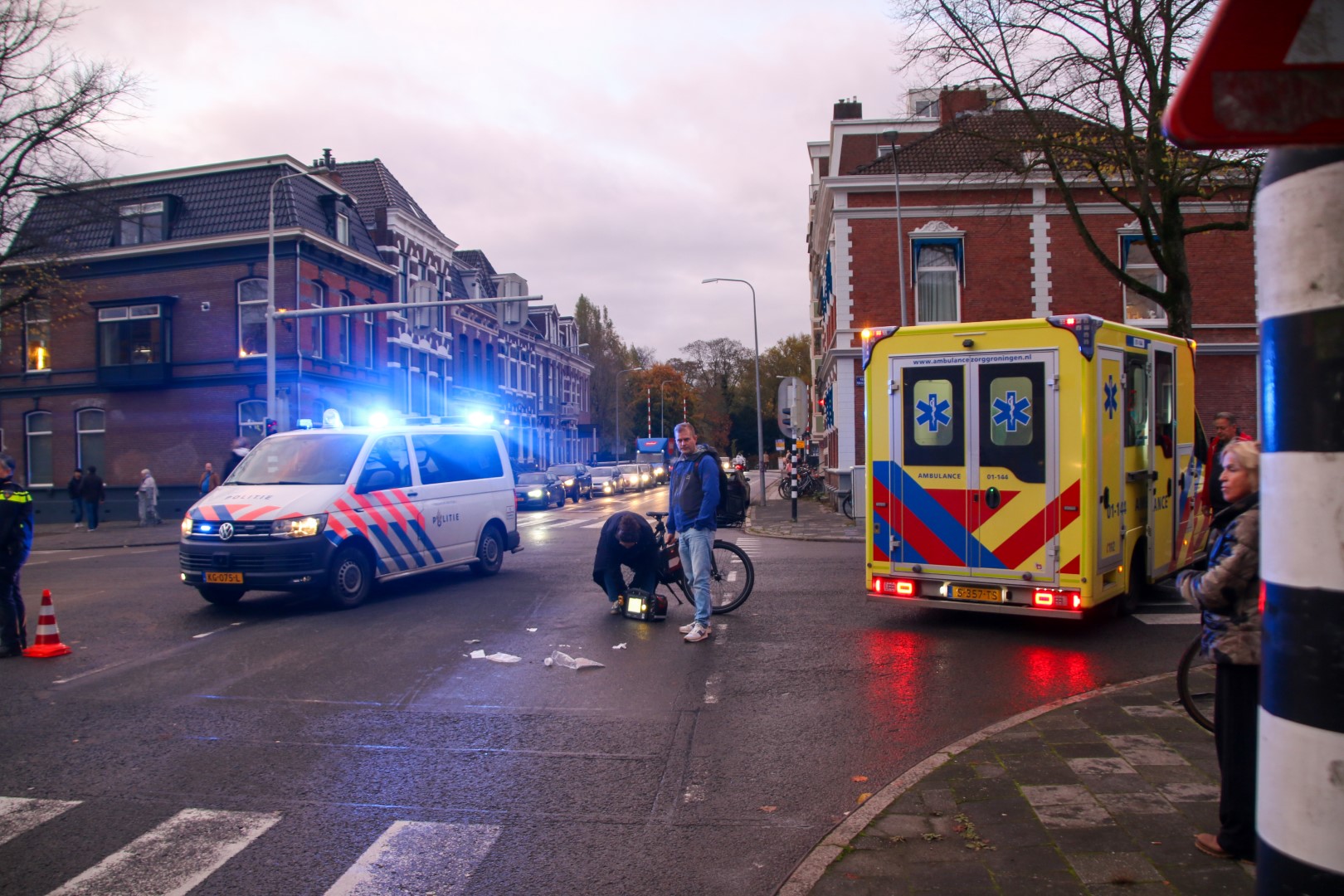 Fietser komt in botsing met automobilist