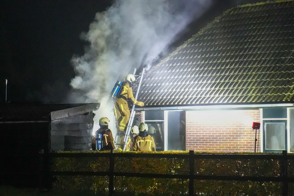 Veel rookontwikkeling door woningbrand