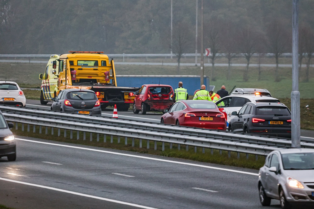 File door afsluiting van rijbaan na ongeval op knooppunt Heerenveen