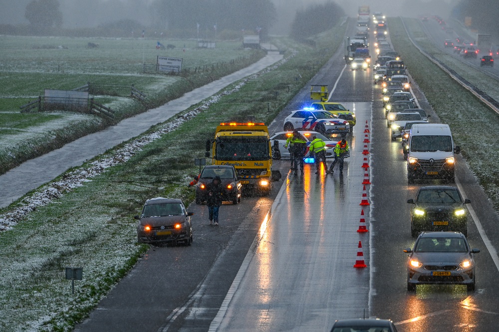 Lange file na ongeval op A7