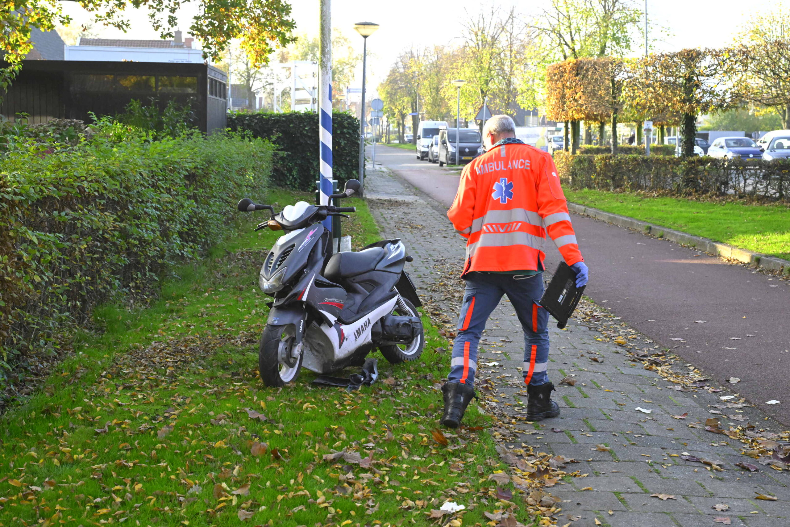 Scooterrijder naar ziekenhuis na botsing met auto