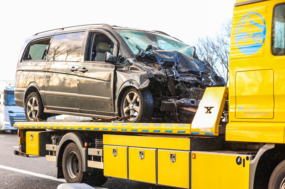 Twee rijstroken afgesloten na ongeval