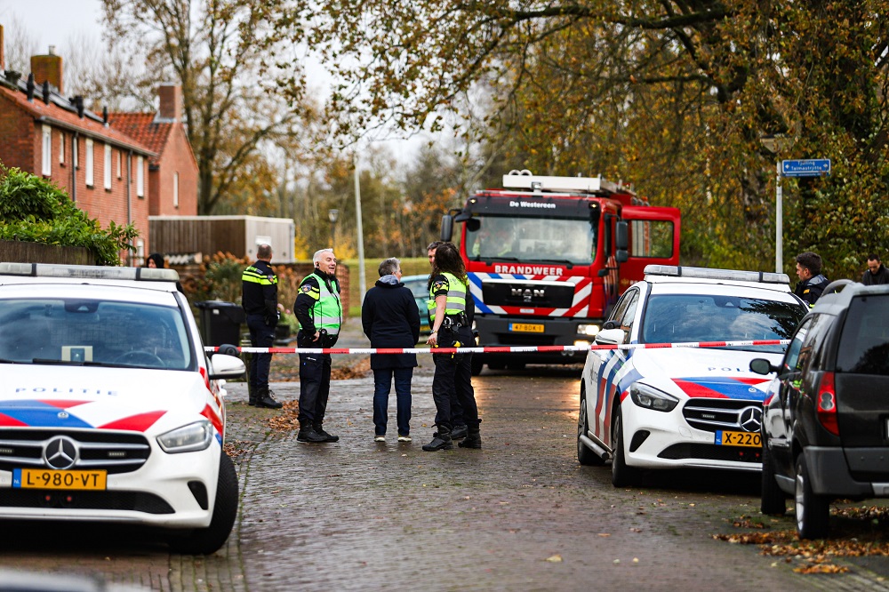 Politie doet onderzoek in woning na melding over explosief