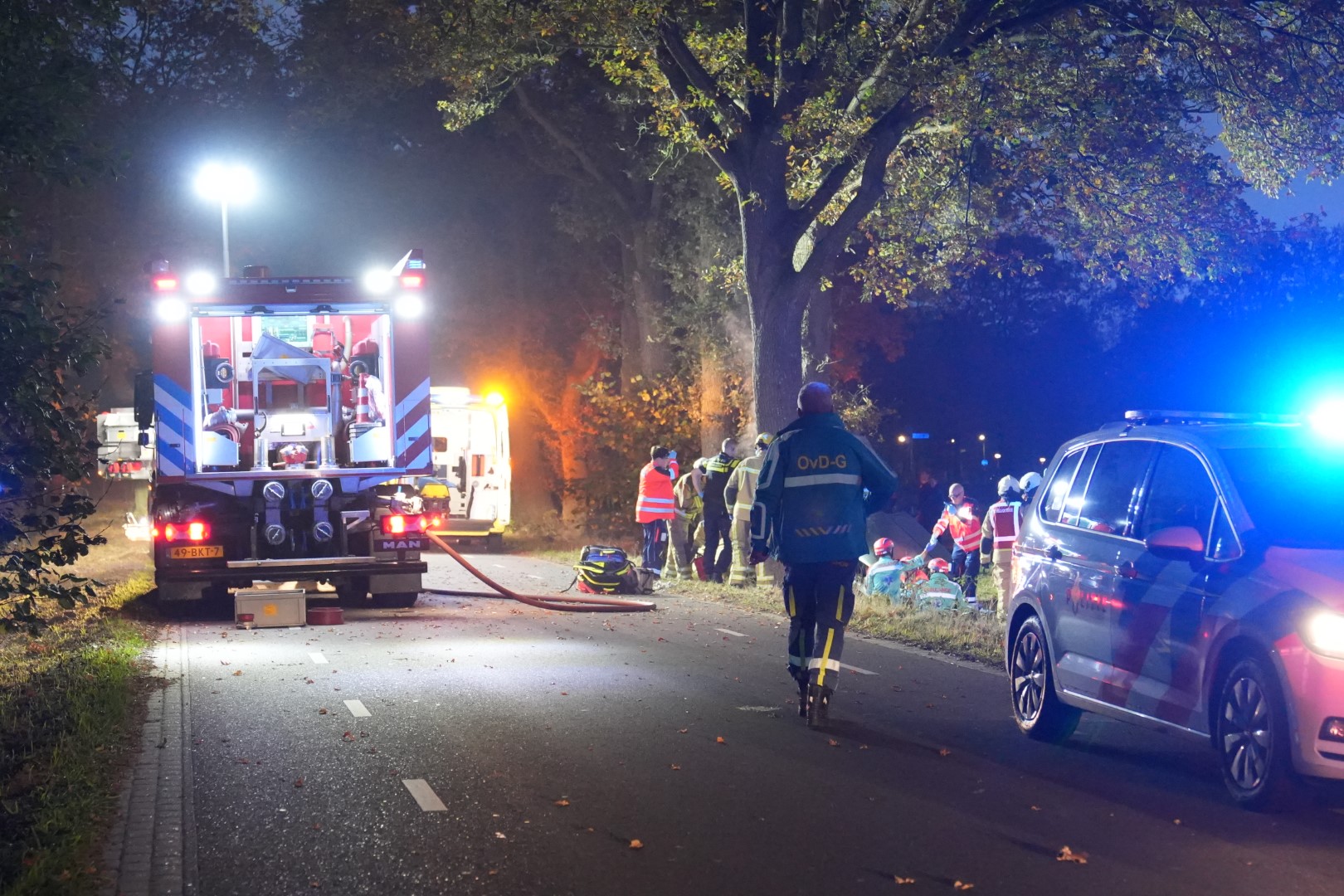 UPDATE: Automobilist overleden na botsing met boom