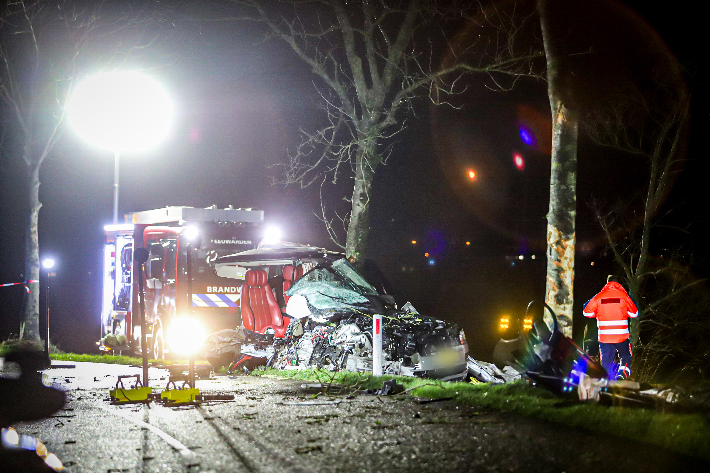 Bestuurder (22) onder invloed aangehouden na ernstig ongeluk, bijrijder (22) zwaargewond